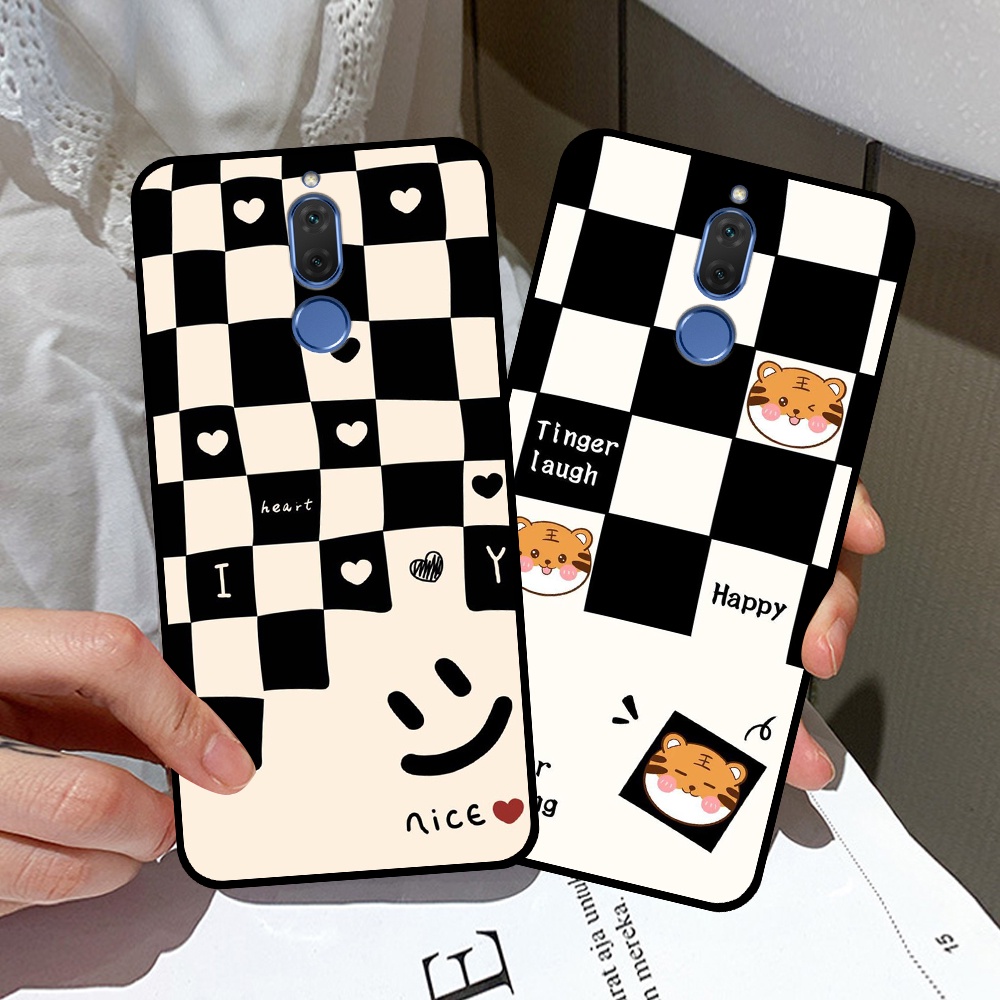 Ốp Huawei Nova 2i in hình sọc caro, họa tiết đen trắng dễ thương