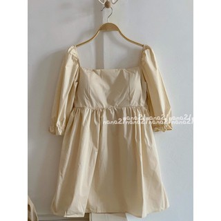 Váy babydoll cổ vuông