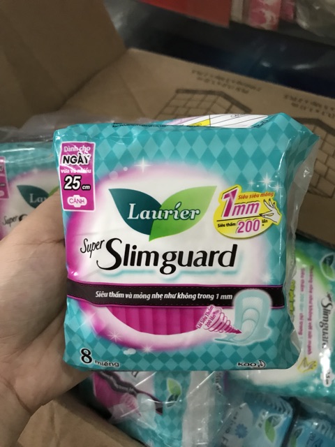 Băng vệ sinh Laurier Super Slimguard 8 miếng siêu siêu mỏng có cánh ( 25 cm )