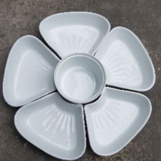 Bộ đĩa bày thức ăn hình hoa