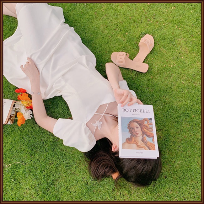 Đầm Dài Trung Bình Cổ Vuông Tay Phồng Màu Trắng Cổ Điển Cho Nữ