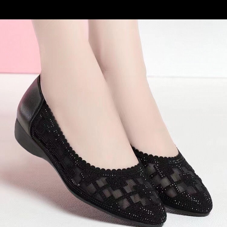 Giày Sandal Da Mềm Đế Bằng Chống Trượt Phối Lưới Thời Trang Cho Phụ Nữ Trung Niên