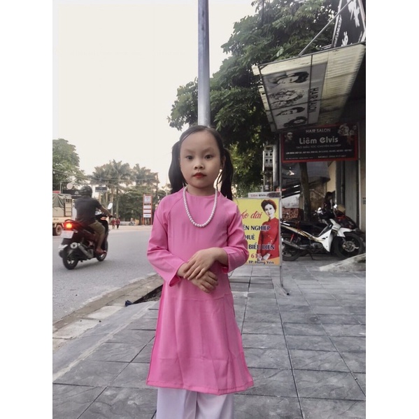 Bộ áo dài trắng và đen nữ sinh cho bé gái