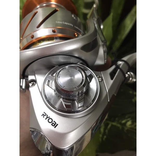 Máy câu Ryobi Sasoi Waza 7000/8000 săn hàng