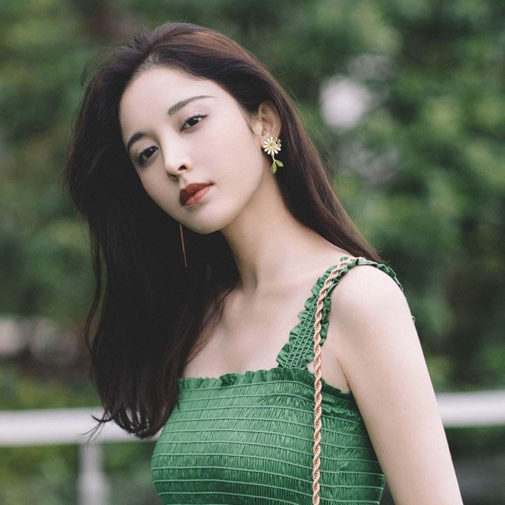 Bông Tai Dáng Dài Hình Hoa Cúc / Bướm / Ong Đơn Giản Thanh Lịch Cho Nữ