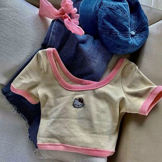 Áo croptop viền kiti