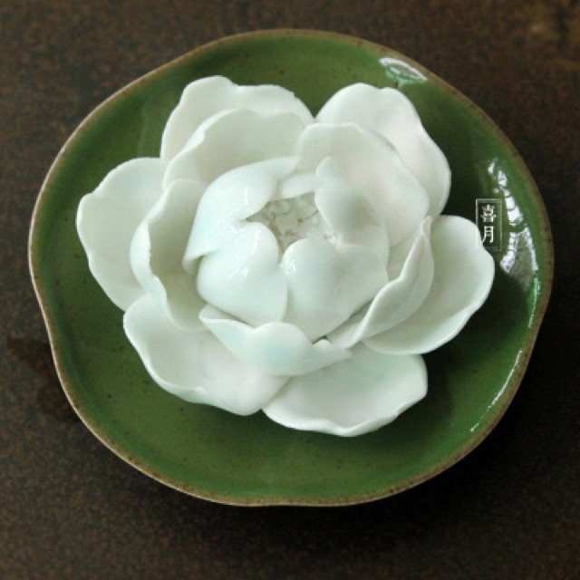 Đế cắm nhang trầm: Bông Súng- Mẫu Đơn- cắm nhang trầm