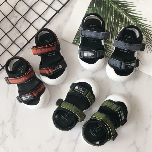Sandal khoẻ khoắn cho bé trai