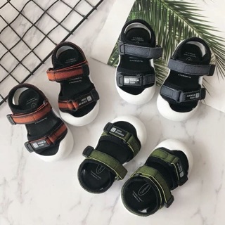 Sandal khoẻ khoắn cho bé trai