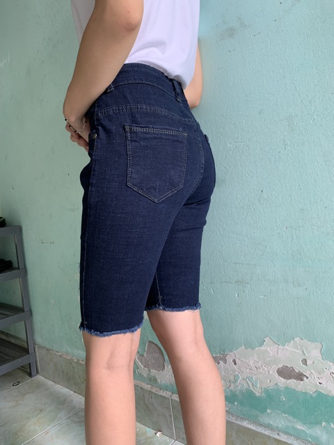 Quần bò jean ngố lửng nữ màu xanh đậm đơn giản 3458