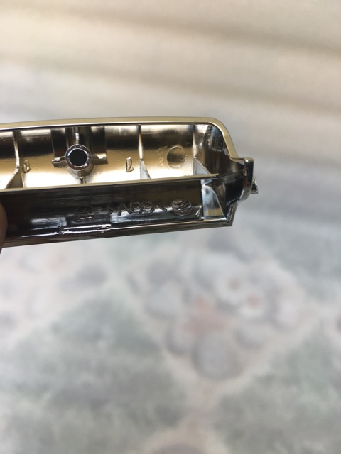 Lẫy khoá nắp gài linh kiện thay thế nồi cơm điện tử Toshiba 18NMF