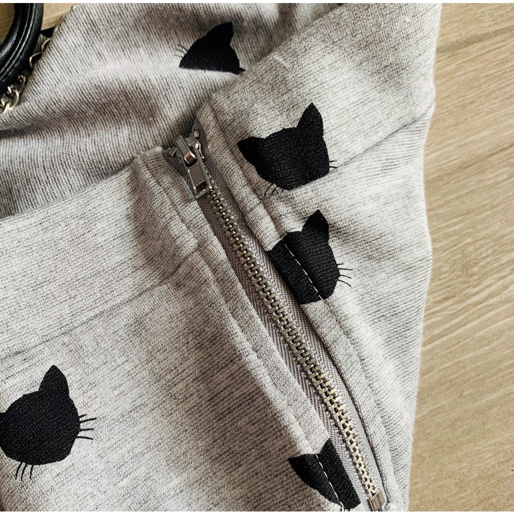 Chân váy thun cotton in hình mèo đen hiệu H&M