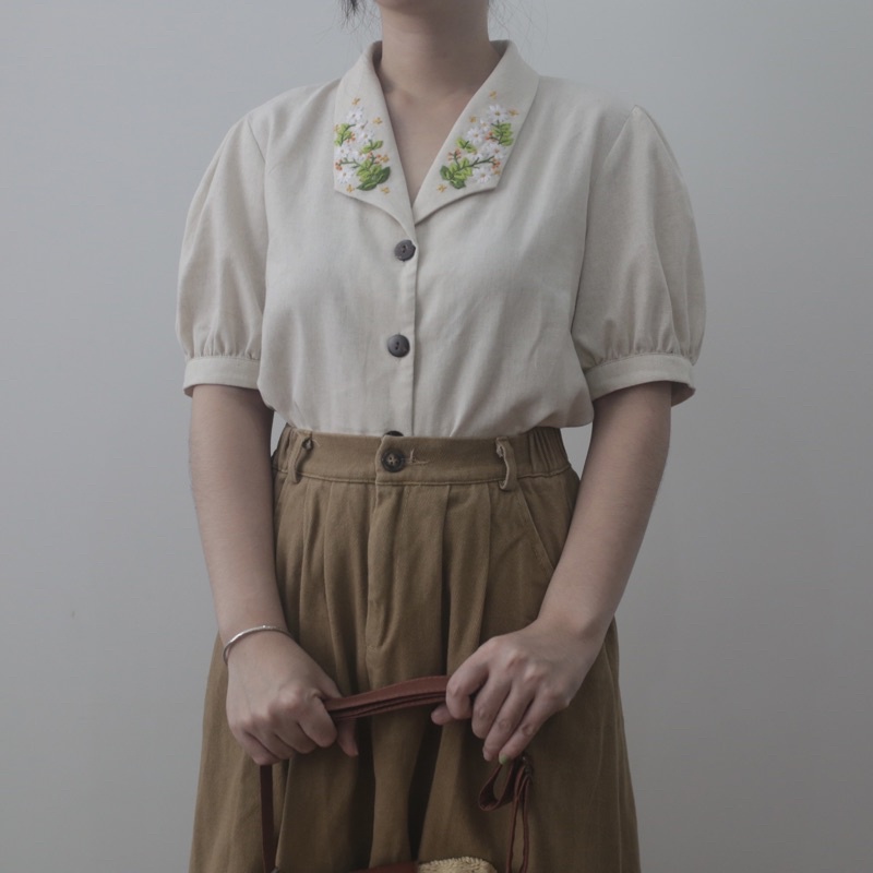 Áo sơ mi linen thêu hoa cổ tay phồng - Daisy