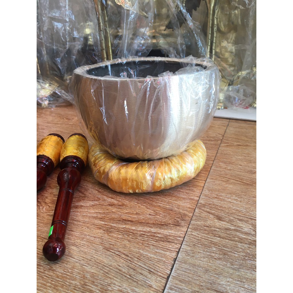 Chuông gia trì huế 3tay dk 20cm