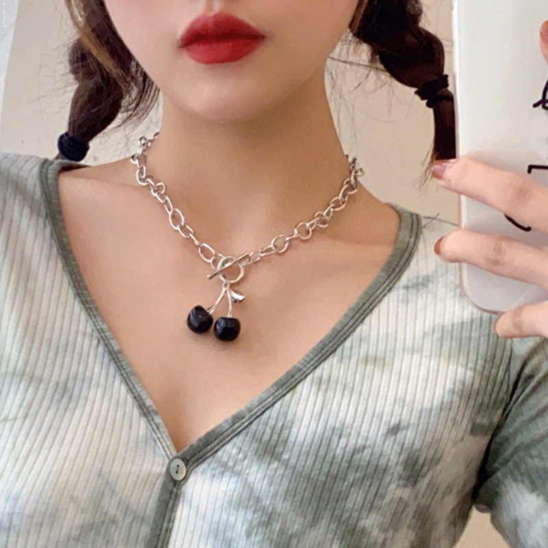 Dây Chuyền Mặt Quả Cherry Đen Phong Cách Vintage