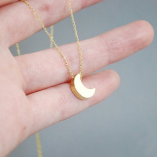 Dây chuyền mặt trăng khuyết.