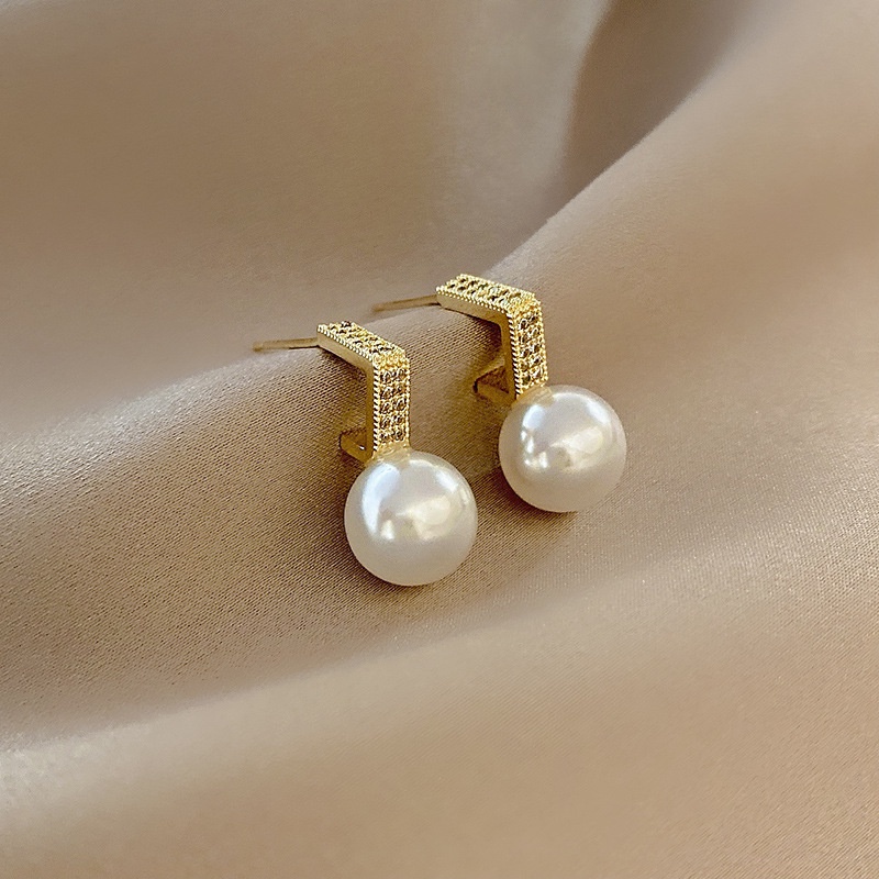 Bông tai đính ngọc trai thiết kế đơn giản xinh xắn dành cho nữ