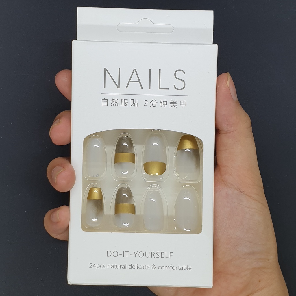 Bộ 24 móng tay giả màu trắng phối màu xám viền  SẴN KEO DÁN