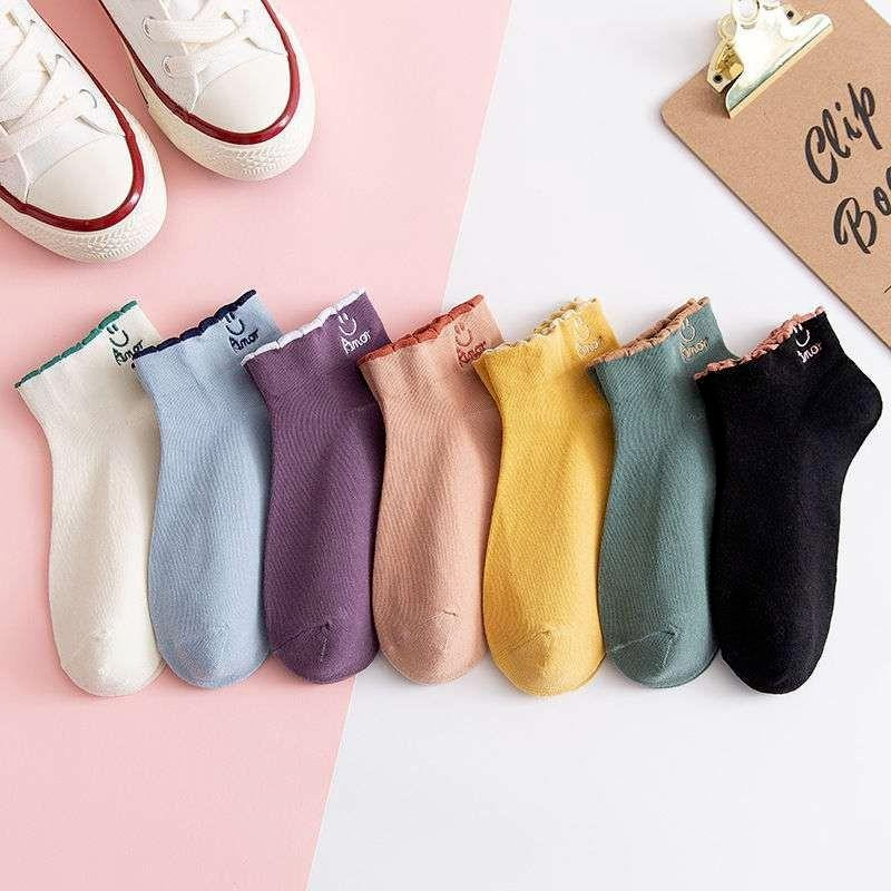 Đôi vớ vải cotton thêu hình mặt cười đáng yêu cho nữ