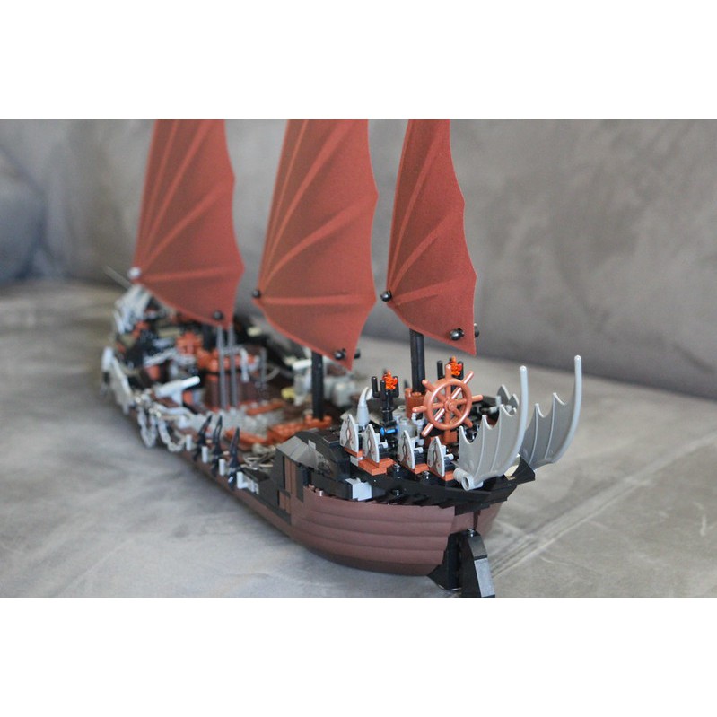 Lego 79008 - Tàu cướp biển phục kích