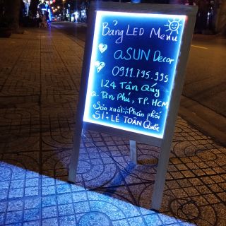 Bảng led viết phấn các cỡ có đèn(tặng kèm 1 bảng treo+ phấn viết)