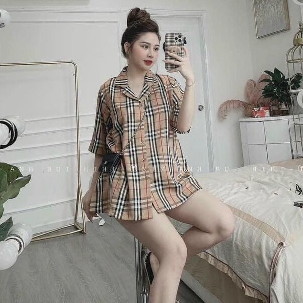 Áo kẻ cổ vest thụng màu kẻ hót trend