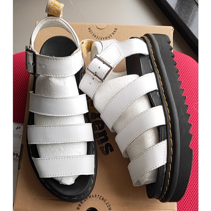 Giày sandal đế dày bằng da có lớp trên Dr. Martens cho nữ