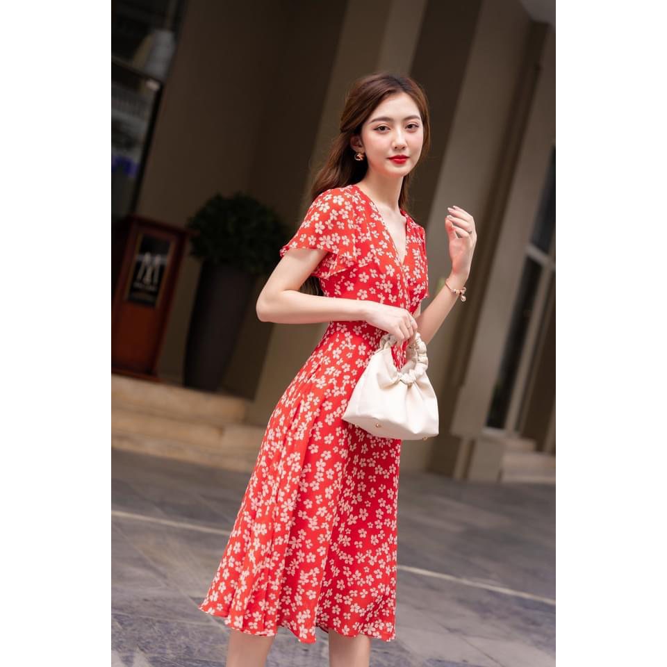 Đầm du lịch, đi biển họa tiết hoa buộc eo màu đỏ đủ 4 size e-1231 | BigBuy360 - bigbuy360.vn