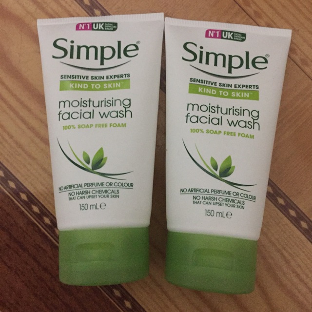 Sữa rửa mặt Simple