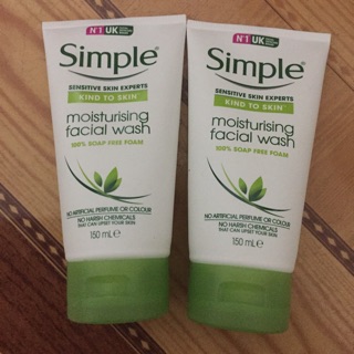 Sữa rửa mặt Simple