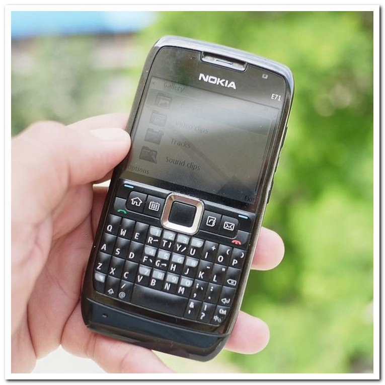 Điện thoại Nokia E71 chính hãng tồn kho - Bảo hành 1 năm