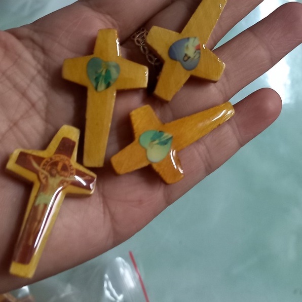 Mặt Vòng cổ Hình Thánh Giá Bằng Gỗ size 25x40mm