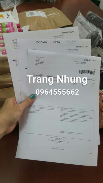 Ví ngắn Mango - hàng auth Nga