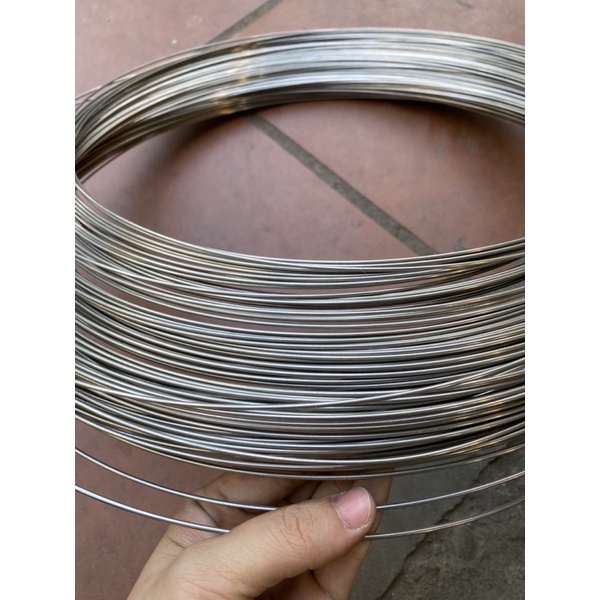 Dây thép inox không rỉ sáng bóng phân loại 2 li