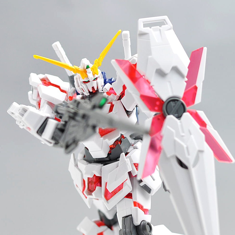 Mô hình lắp ráp Gundam Bandai HGUC 100 Unicorn Gundam Destroy Mode
