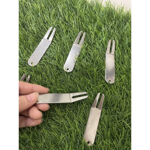 Nĩa divot golf