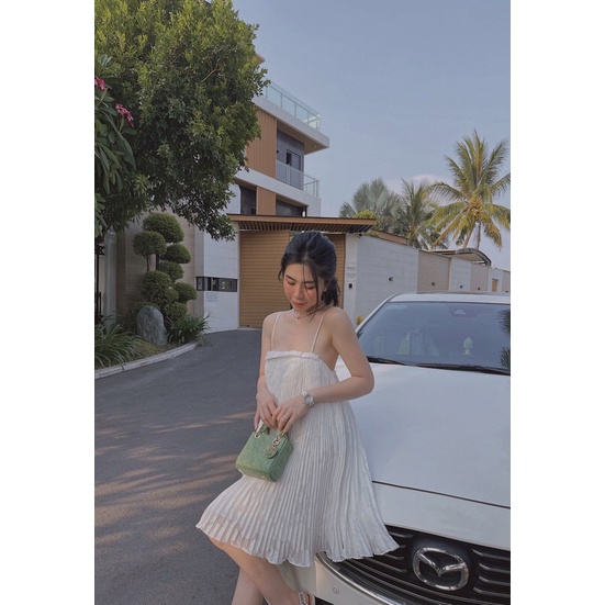 Đầm suông ren thêu 2 dây dập ly