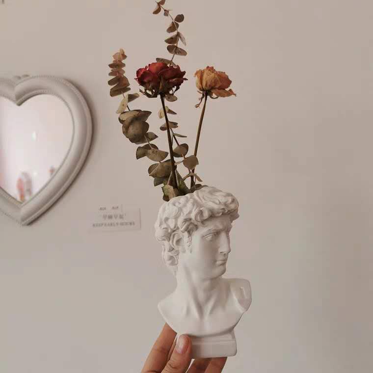 Lọ Hoa Để Bàn 12/16cm Hình David Dễ Thương