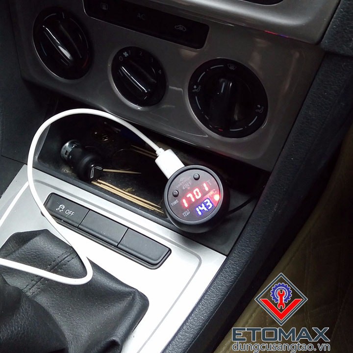 Tẩu sạc điện thoại kiêm đồng hồ đo điện áp, nhiệt độ trên ô tô 3in1