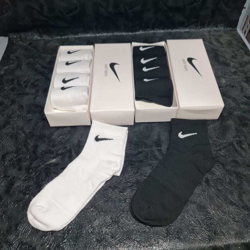 Tất Nike Cổ trung, Vớ - Chất Lượng Tốt / Dày Dặn