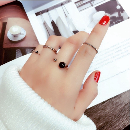 Bộ 4 nhẫn thời trang nữ kiểu dáng giản dị màu bạch kim đính đá tinh tế