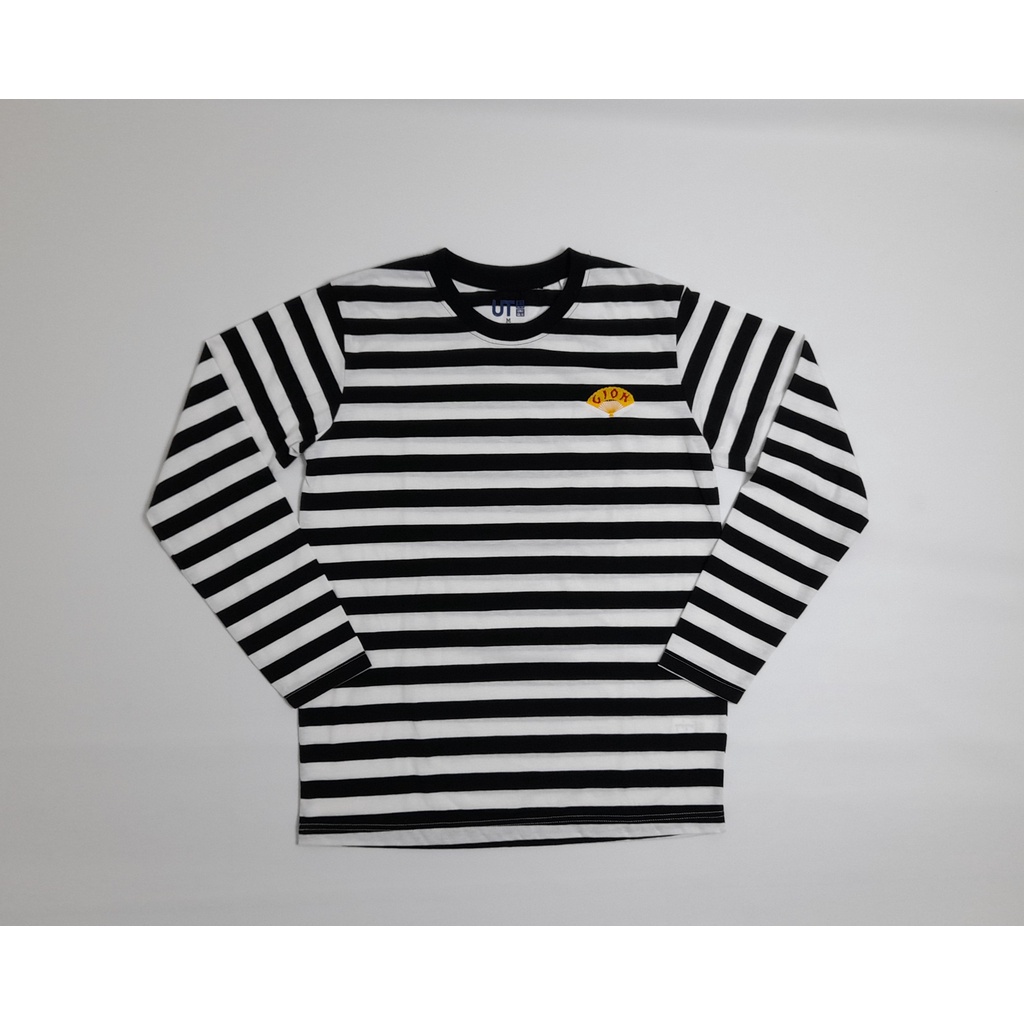Áo thun Uniqlo tay dài kẻ sọc trắng đen trẻ trung hợp thời trang