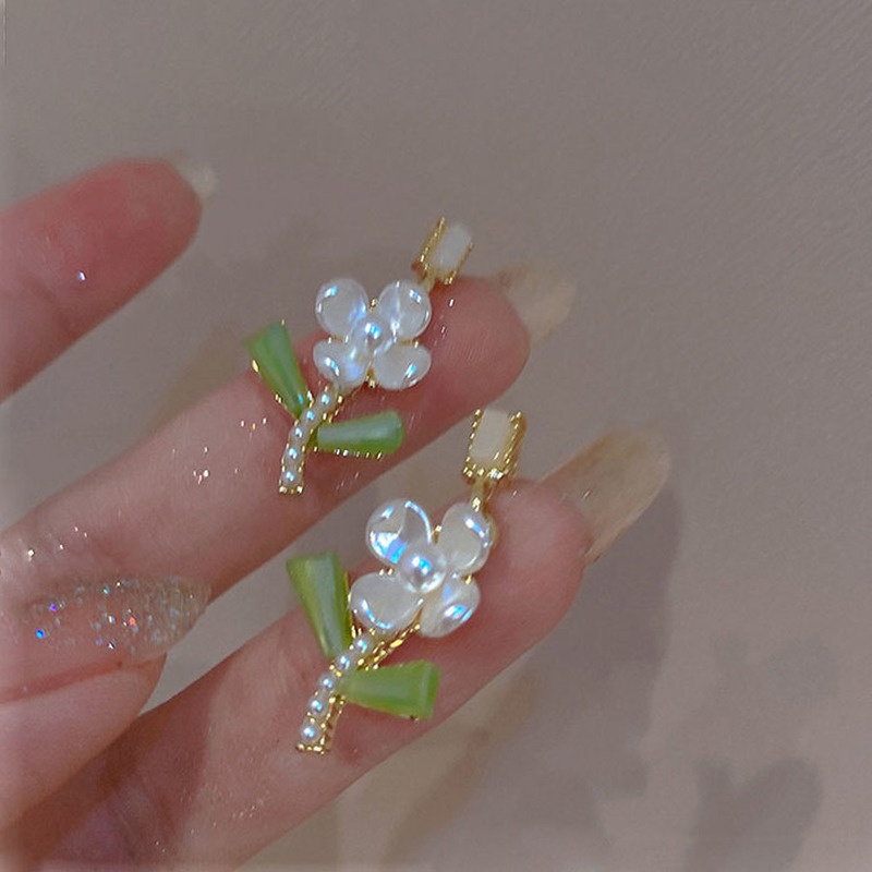 Bông Tai Đính Hoa Xinh Xắn Phong Cách Hàn Quốc