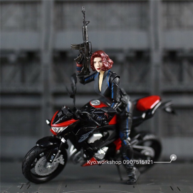 Mô hình Action figure Black Widow trong Avenger Age of Ultron