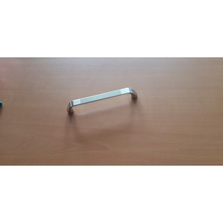Tay nắm cửa tủ Inox 128 mm
