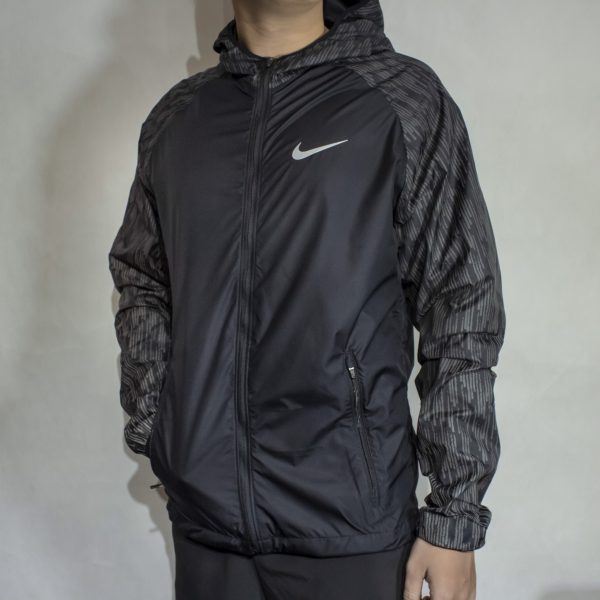 Áo Khoác Thể Thao Nam Nữ Form Unisex Chính Hãng NIKE ESSENTIAL FLASH HD - Màu Đen