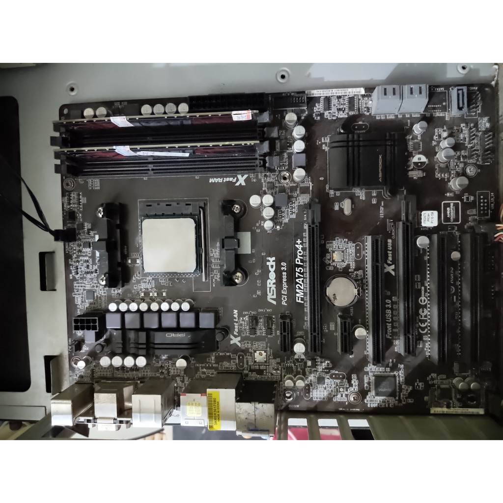 Combo main Asrock FM2A75 Pro4 + cpu AMD A8-5600 socket fm2+8gram