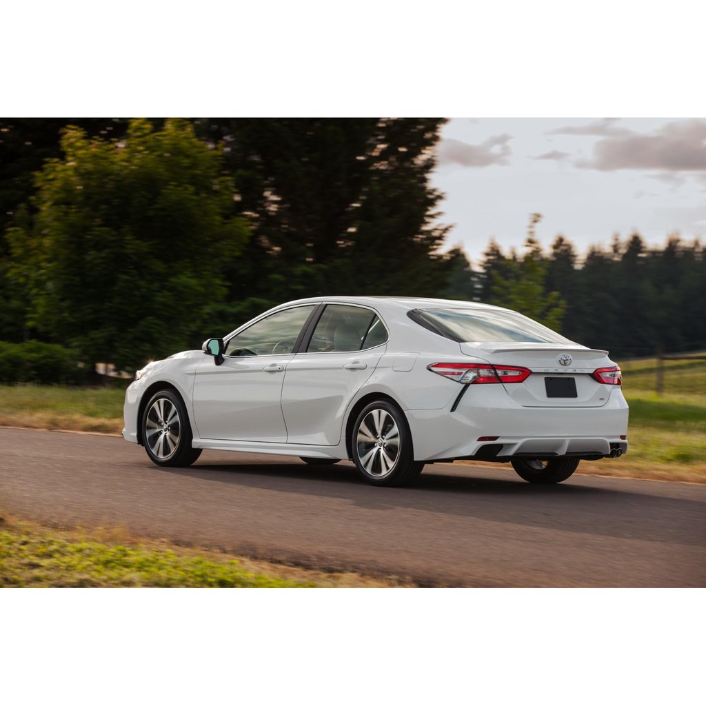 TOYOTA CAMRY: Dán PPF bảo vệ nắp bình xăng - BẢO HÀNH 12 THÁNG