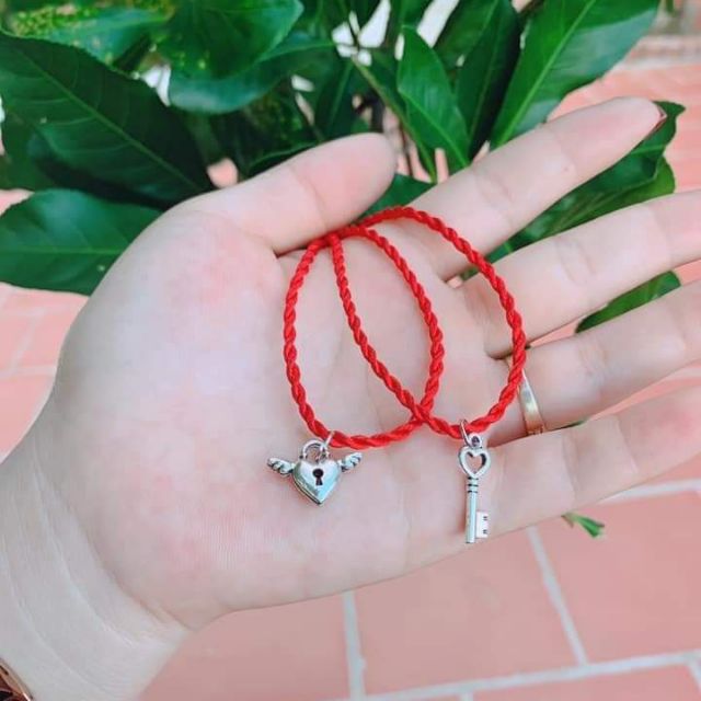 Cặp vòng tay ổ chìa khoá