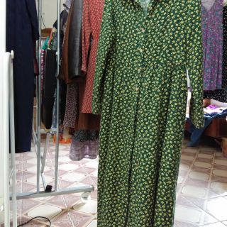 Đầm cổ điển giá 300k